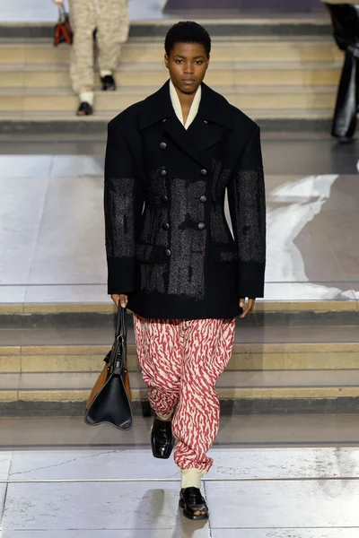 Look 22
